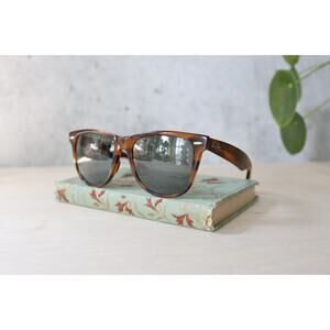 Vintage B&L Ray Ban USA Wayfarer brown tone frame Sunglasses Old Money Preppy